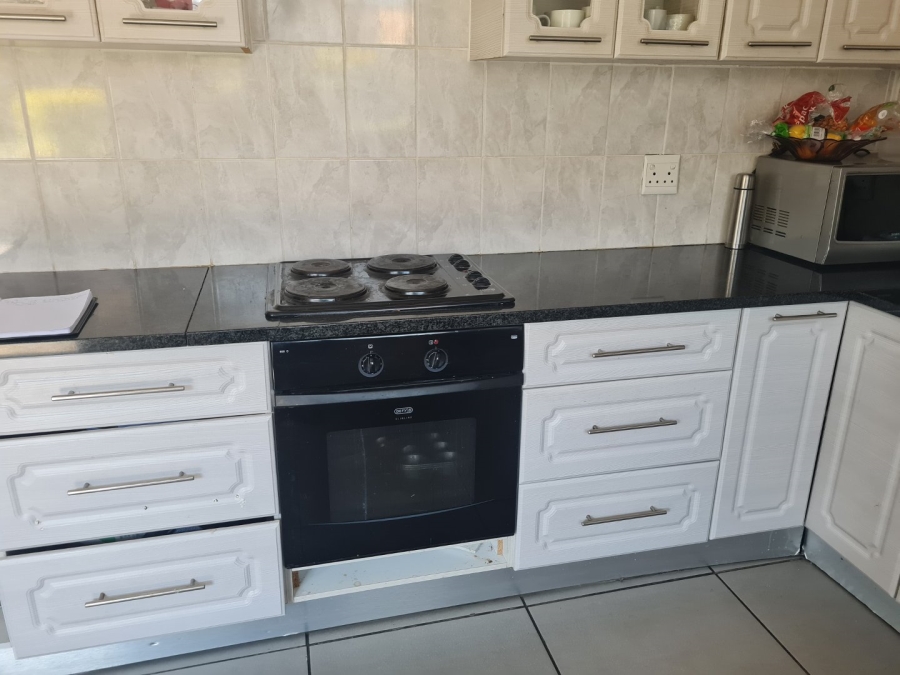 7 Bedroom Property for Sale in Southernwood Eastern Cape